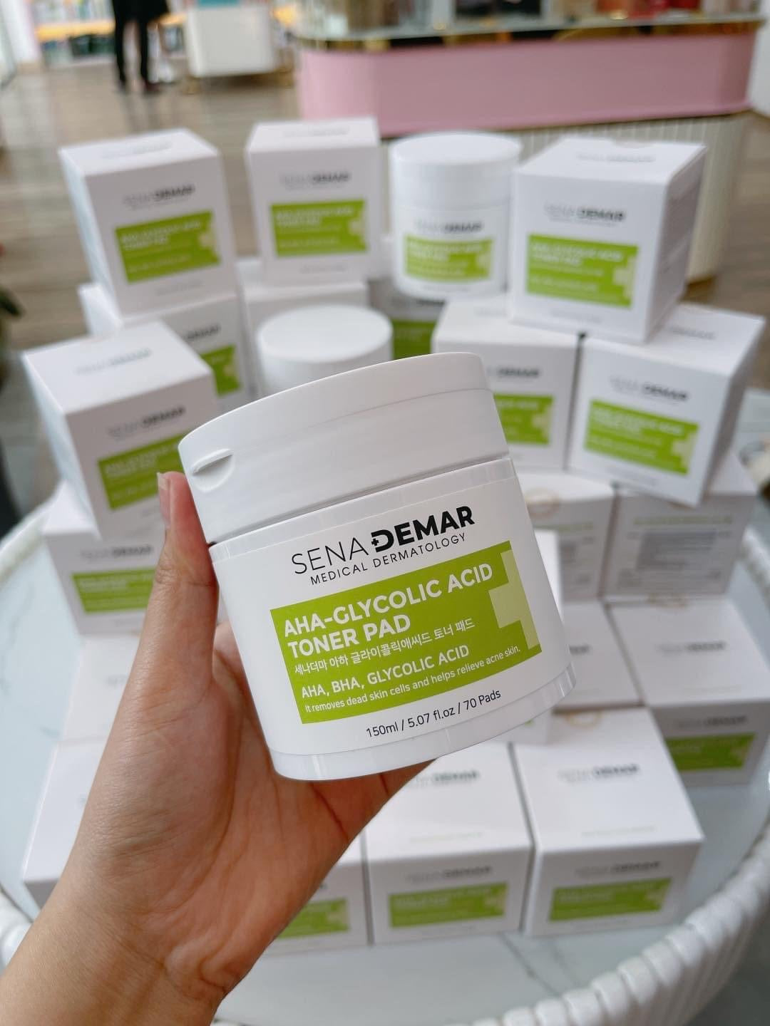 SENADERMA AHA GLYCOLIC ACID TONER PADS 150ML / 70 PADS