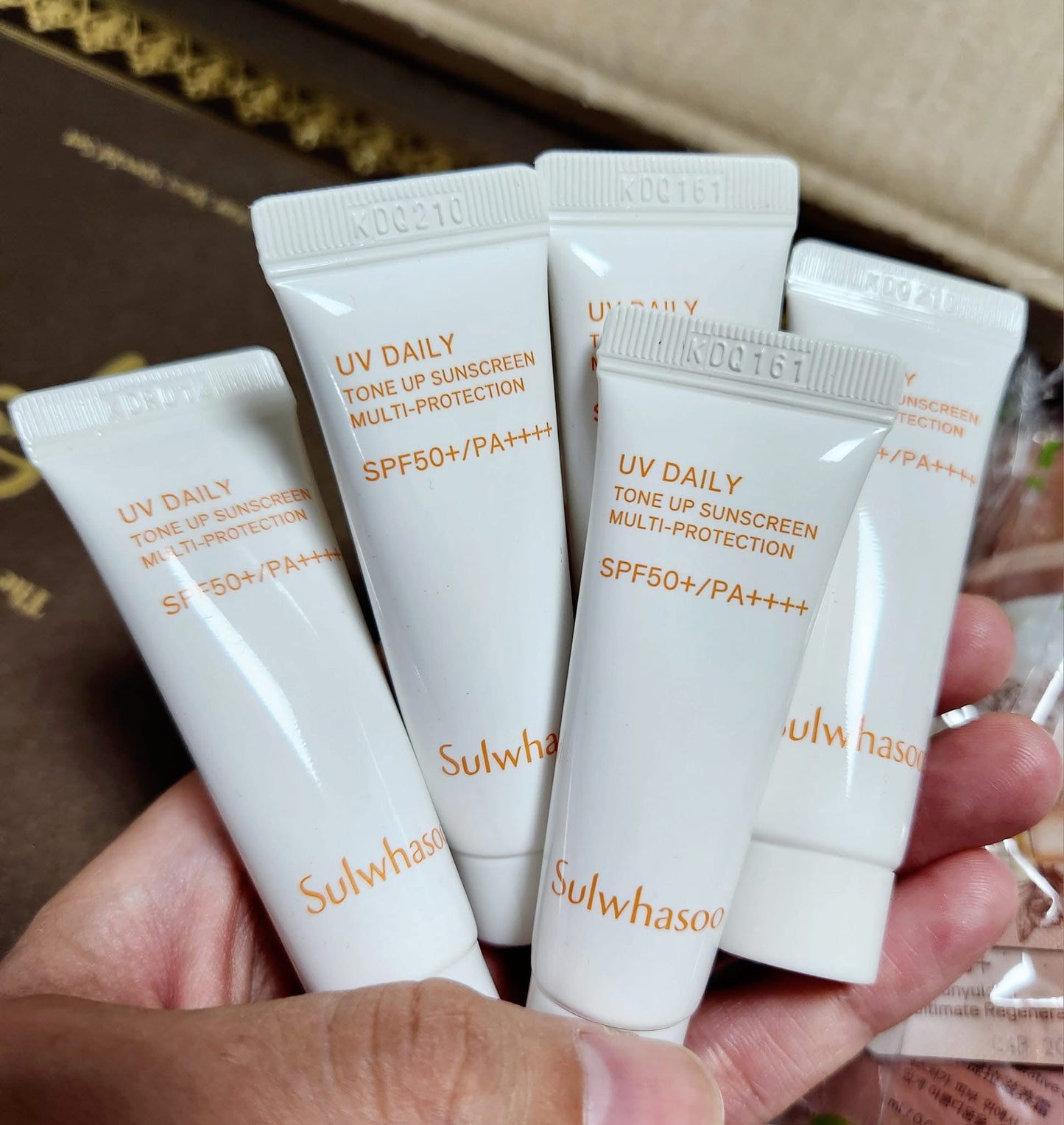 SULWHASOO UV DAILY TONE UP SUNSCREEN MULTI PROTECTION SPF50+ PA++++ MINI 10ML x 10PCS