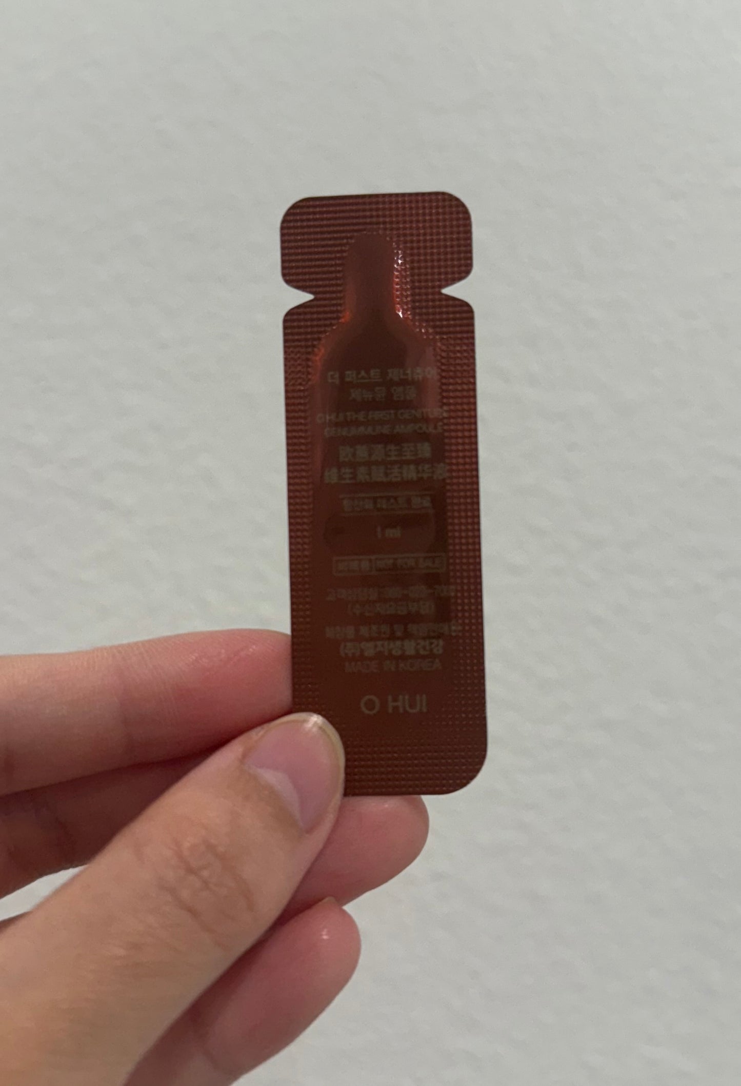 OHUI THE FIRST GENITURE VITAMIN COMPLEX AMPOULE SAMPLES 1ML x 30PCS