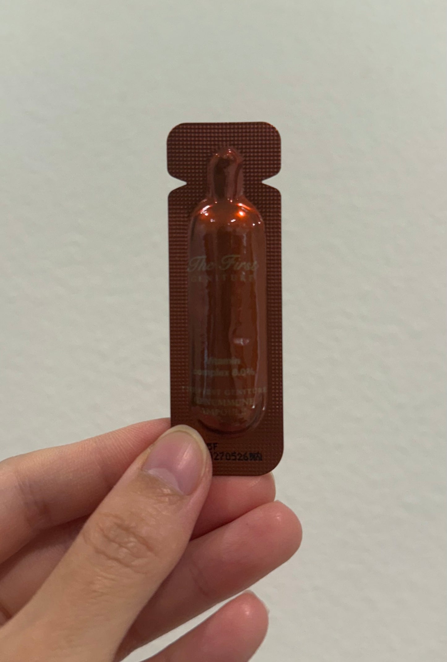 OHUI THE FIRST GENITURE VITAMIN COMPLEX AMPOULE SAMPLES 1ML x 30PCS