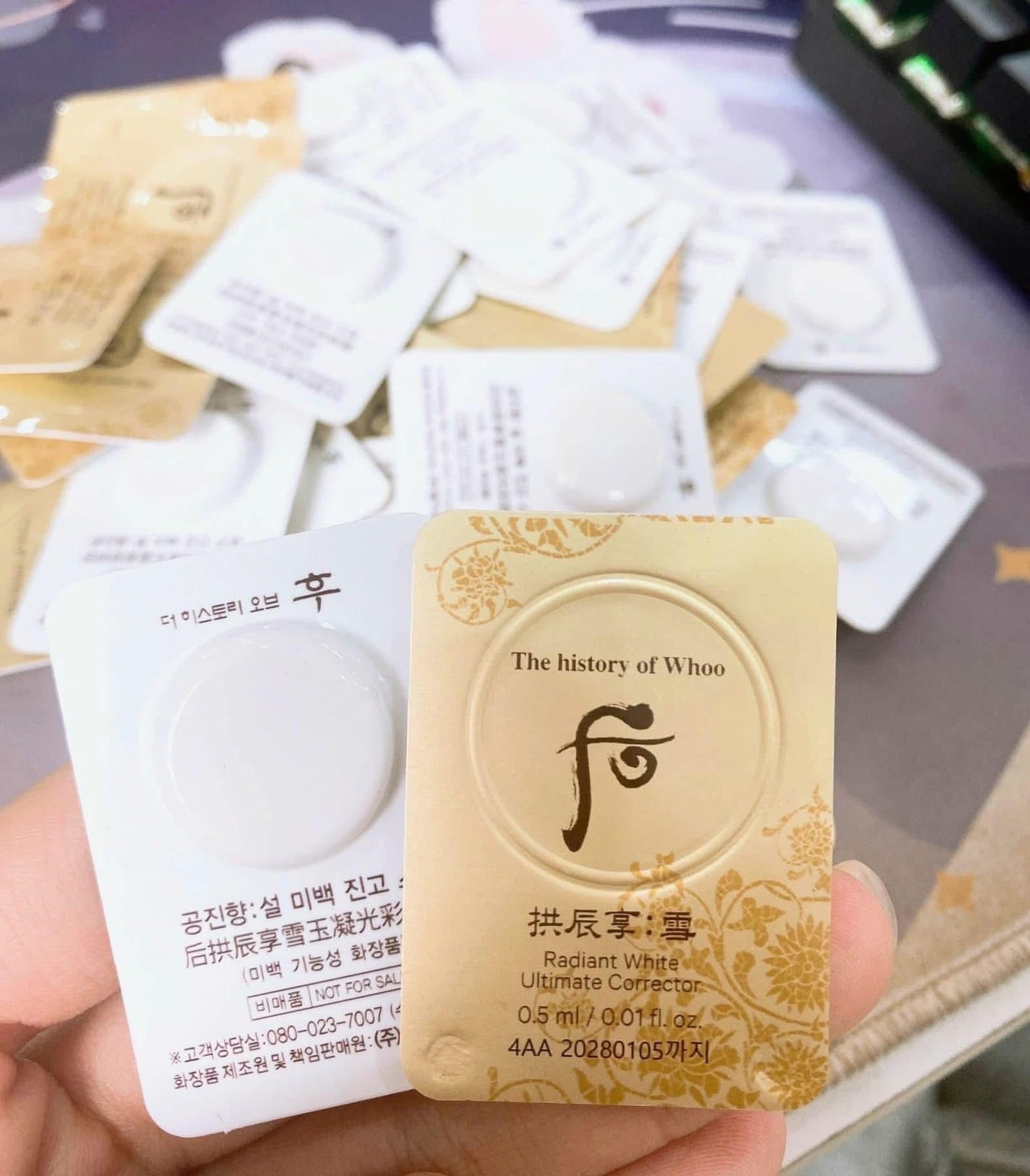 THE WHOO RADIANT WHITE ULTIMATE CORRECTOR SAMPLES 0.5ML x 50PCS