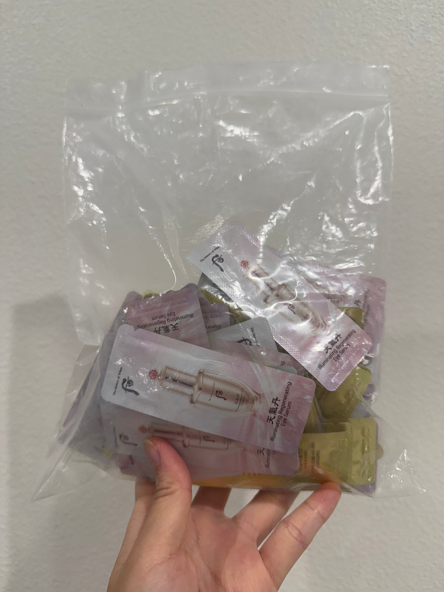 THE WHOO CHEONGIDAN ILLUMINATING REGENERATING EYE SERUM SAMPLES 1ML x 120PCS