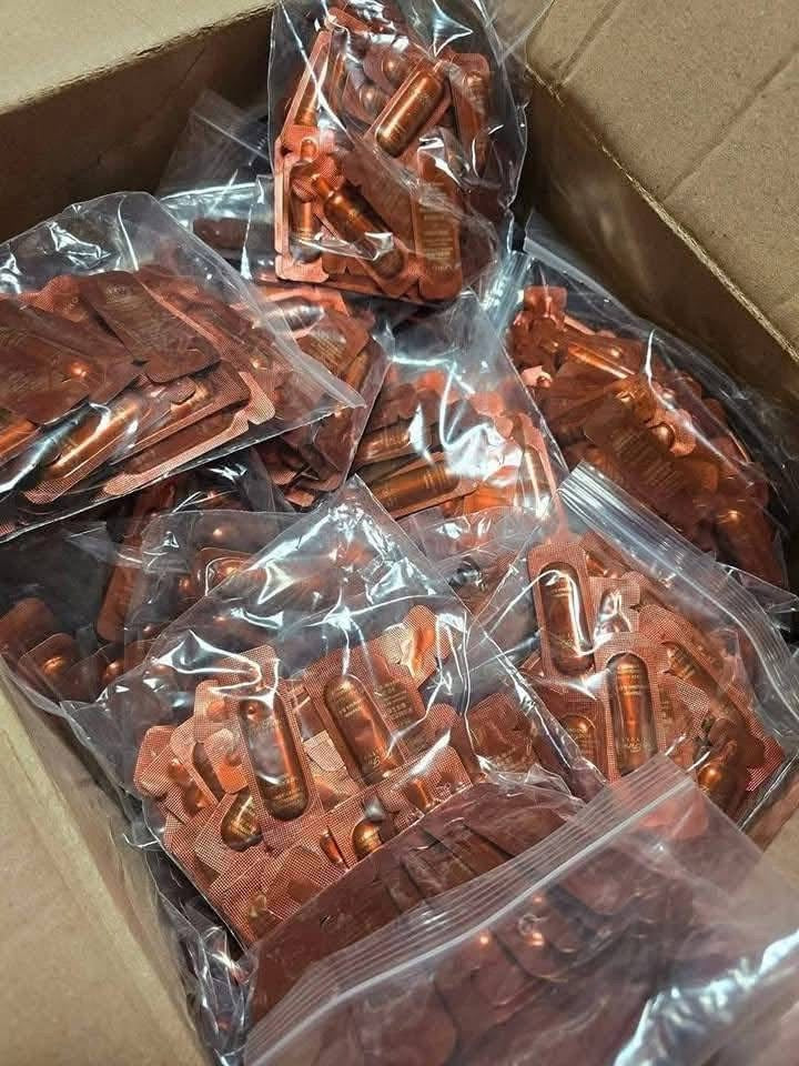 OHUI THE FIRST GENITURE VITAMIN COMPLEX AMPOULE SAMPLES 1ML x 30PCS