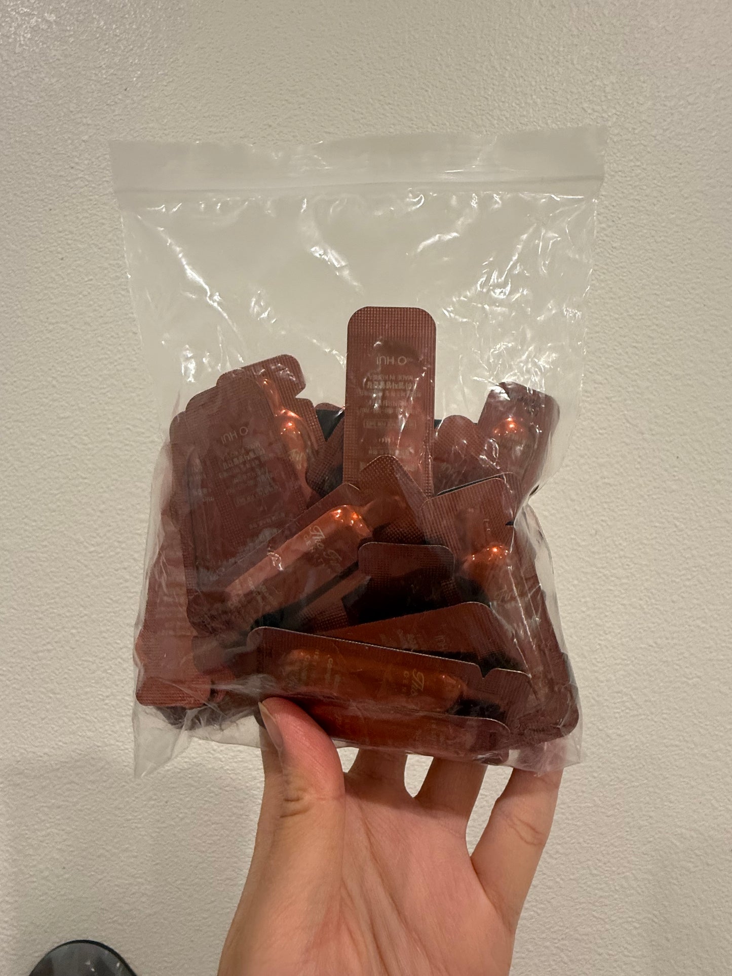 OHUI THE FIRST GENITURE VITAMIN COMPLEX AMPOULE SAMPLES 1ML x 60PCS