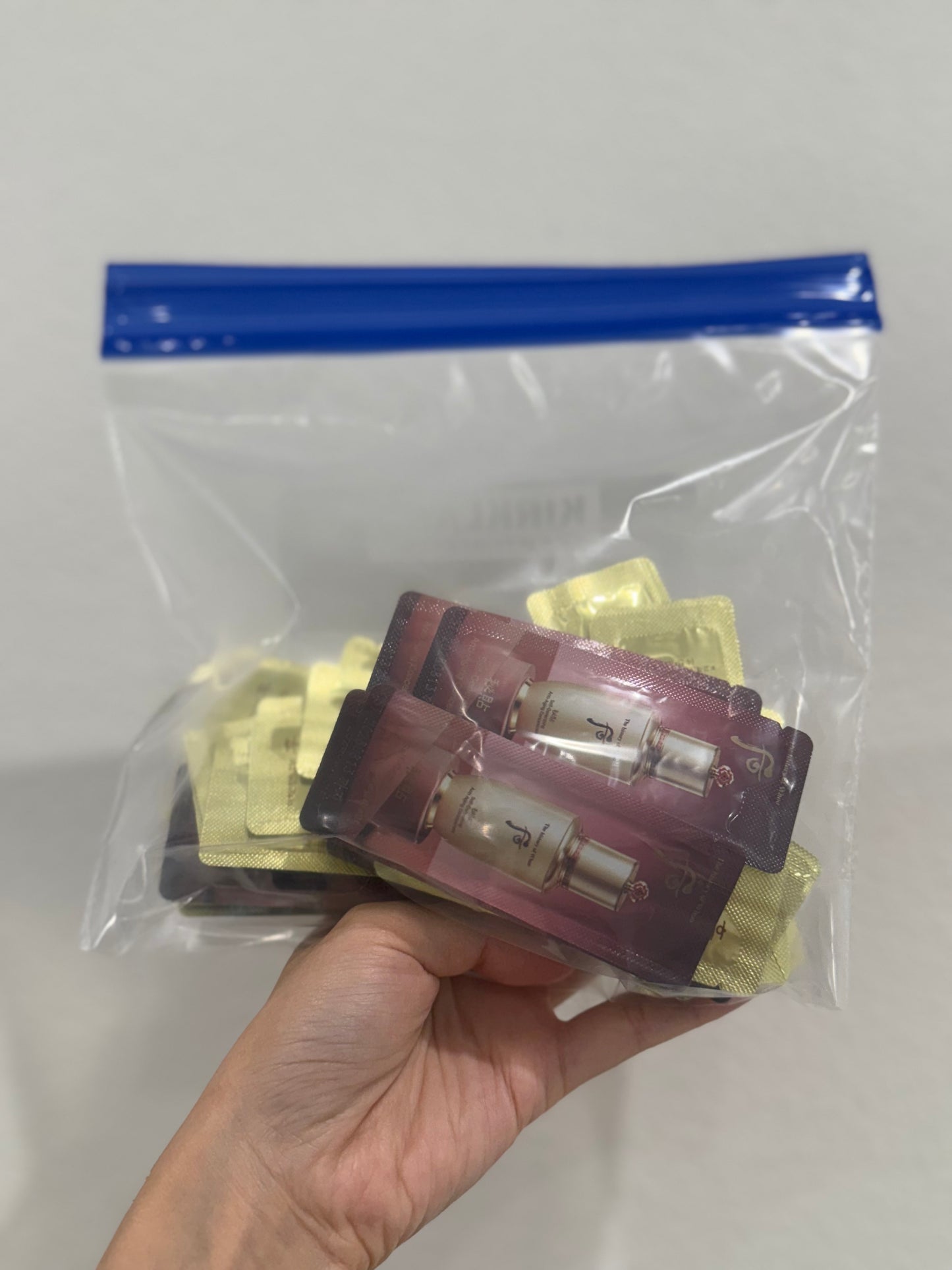 THE WHOO BICHUP SELF GENERATING ESSENCE SAMPLES 1ML x 60PCS