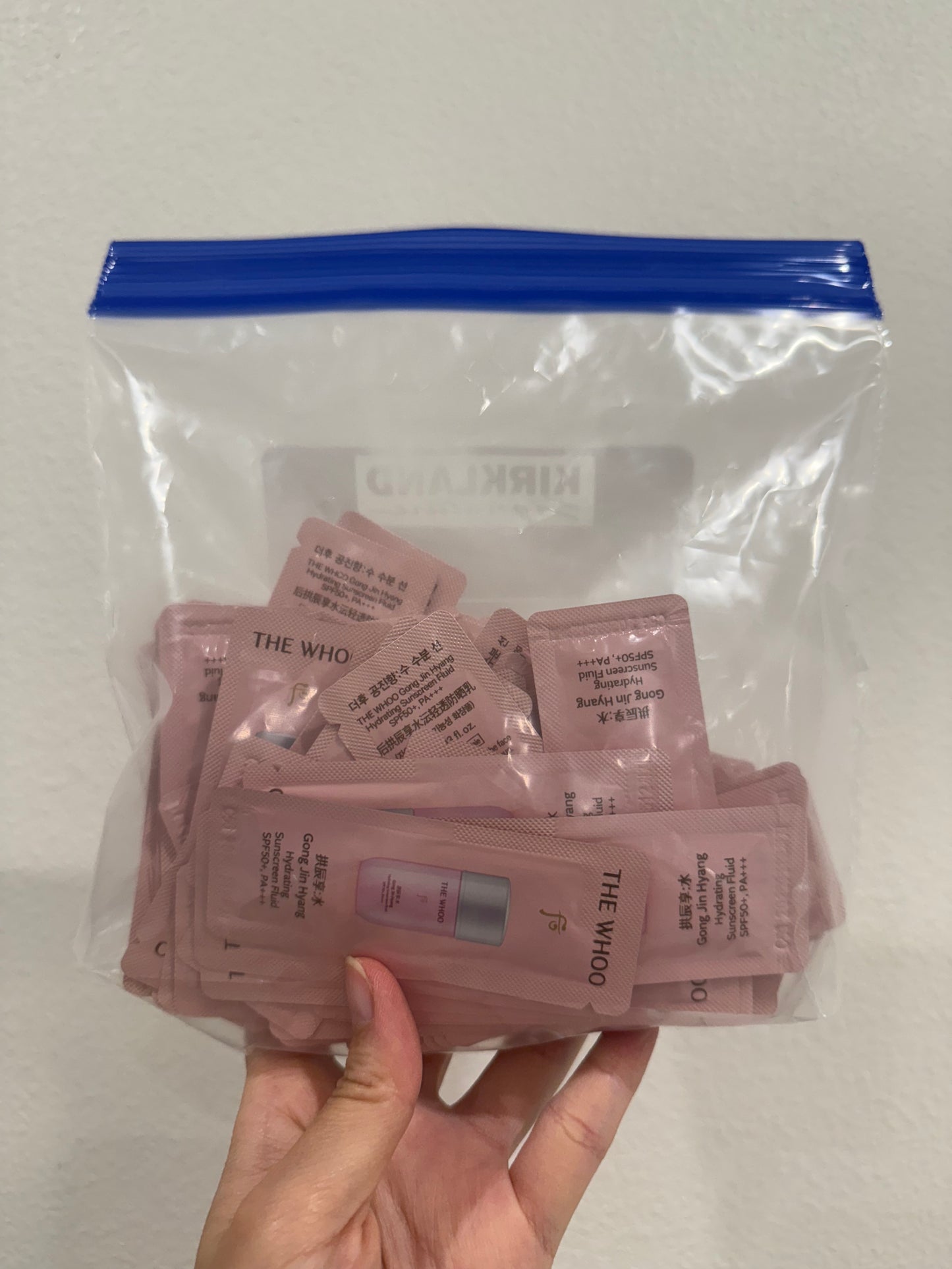 THE WHOO GONGJINHYANG HYDRATING SUNSCREEN FLUID SPF50+ PA+++ SAMPLES 1ML x 120PCS