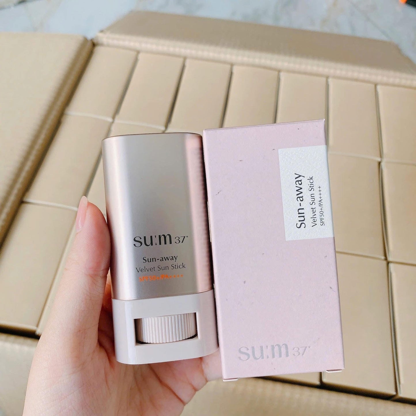 SUM37 SUN AWAY VELVET SUN STICK SPF50+ PA++++ 18G