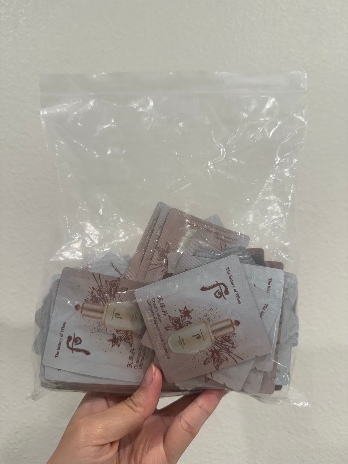 THE WHOO CHEONYULDAN ULTIMATE REGENERATIVE ESSENCE SAMPLES 1ML x 120PCS