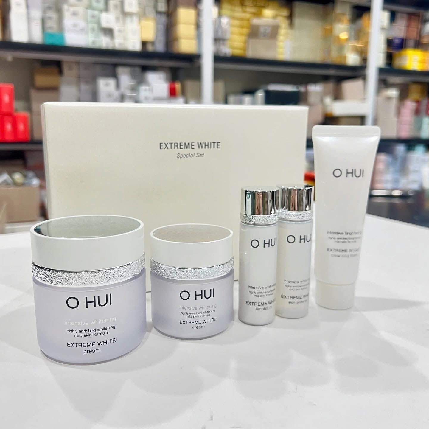 OHUI EXTREME WHITE PREMIUM WHITENING CREAM SET