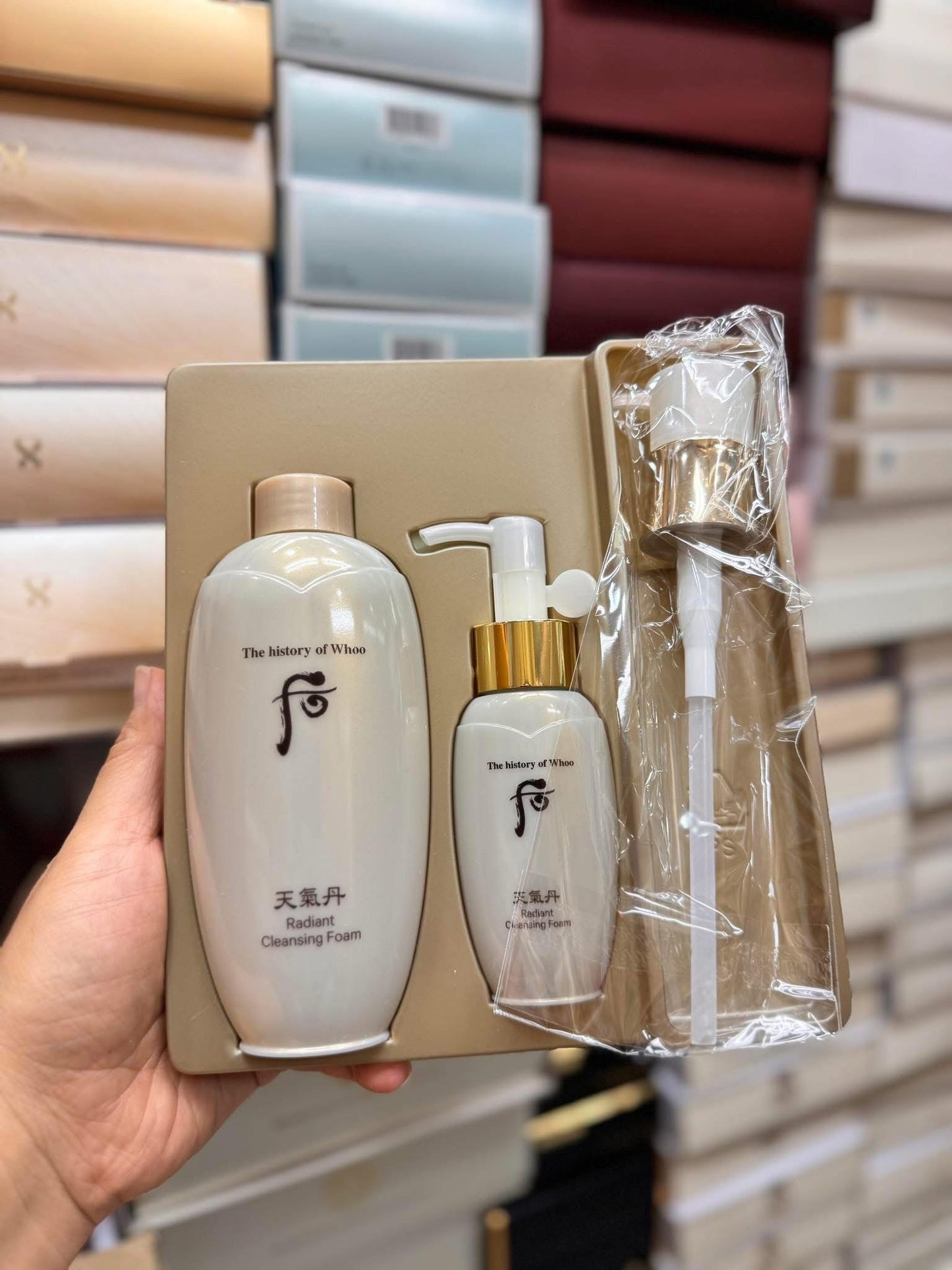 THE WHOO RADIANT CLEANSING FOAM SET 200ML & 50ML